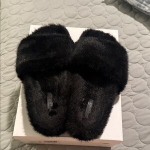 Forever 21 Black Fuzzy Slippers